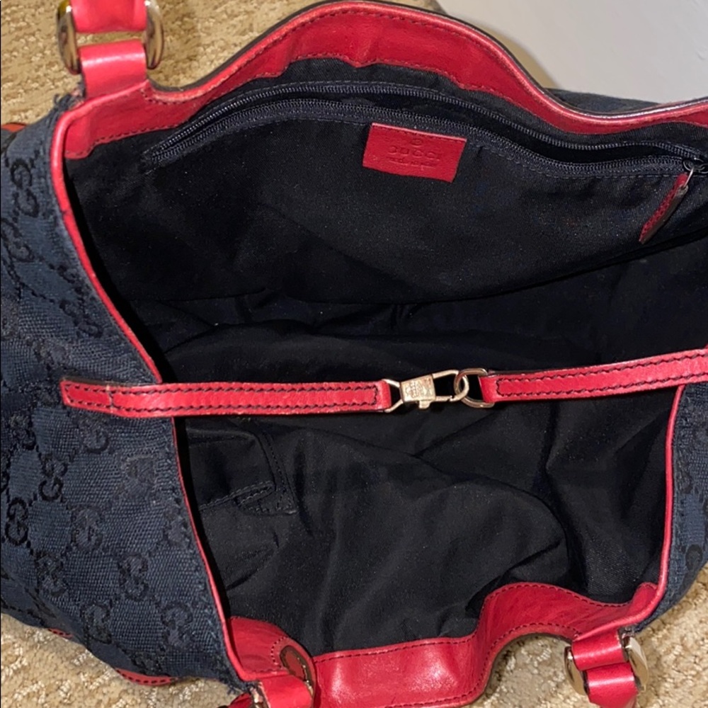 Black Gucci purse - Picture 6 of 7